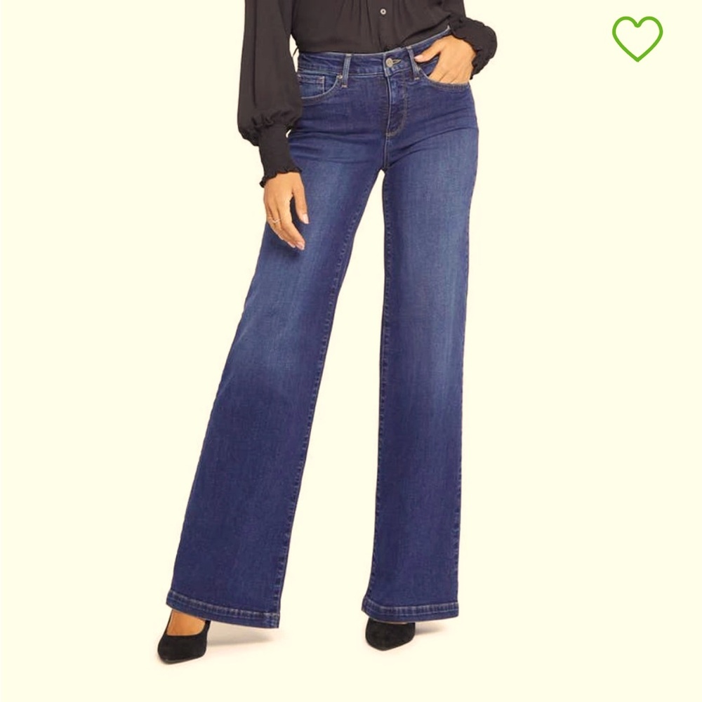 Flawless  and flattering NYDJ wide leg jean